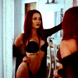 OnlyFans Model Ash Showcasing Her Look in a Mirror