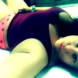 Pretty Eyes ๐ Thick Thighs photo