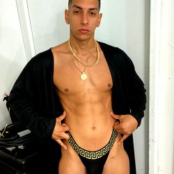 OnlyFans Model Papi Maikii's Fitness Photoshoot