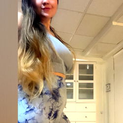 OnlyFans Model Rosepetal in Sports Tights