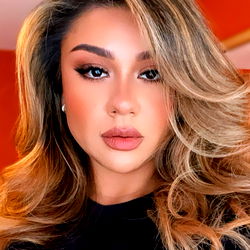 Esther Rezvani - Glamour Model in Los Angeles