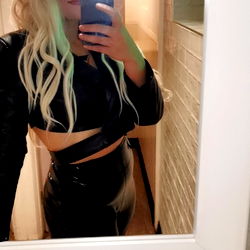 WelshGyal26 in a Bathroom Mirror