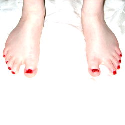 Onlyfans model CC with painted toe nails