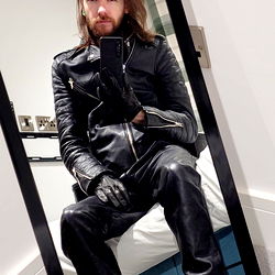 C H A I N S A W photo