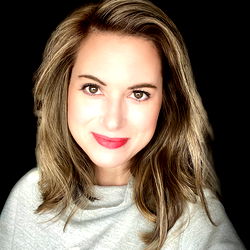 Casey, a Dallas-based influencer with a passion for fashion and lifestyle.