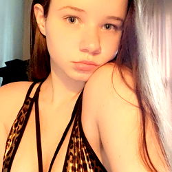 Stylish OnlyFans Model Ceara Renee