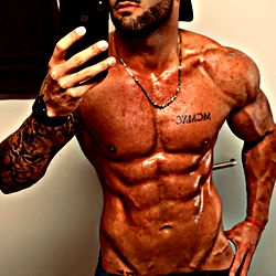 Uruguayan Fitness Model Gian Showcasing Ripped Physique and Tattoos