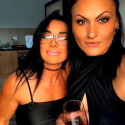 Candid Moment: Twisted Sisters