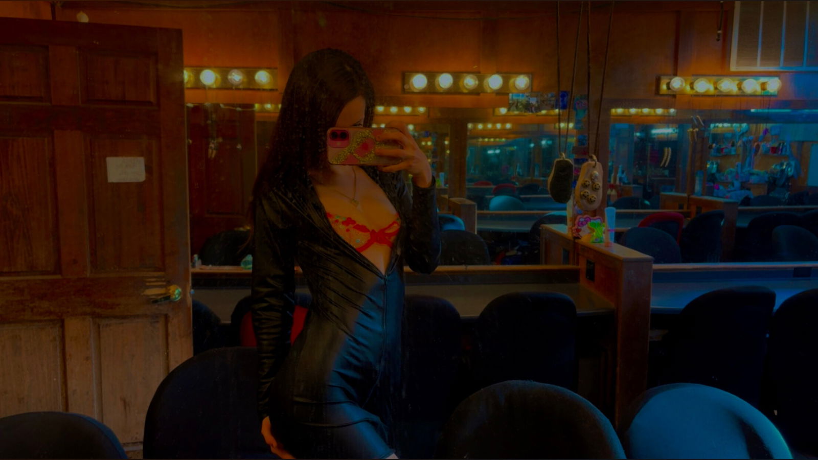 Annabelle long photo