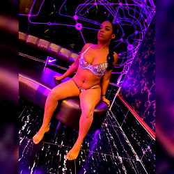 OnlyFans Model in Bikini