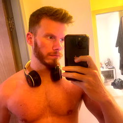 OnlyFans Model Stemondo32 Sharing Fitness Routine