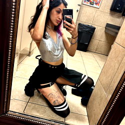 Brie's Sassy Bathroom Mirror Shot