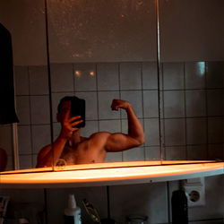 Finn._dtr's Powerful Bathroom Mirror Selfie