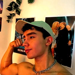 OnlyFans Model Marlo Nolen Showing Off Her Bicep