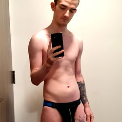 Sensational Model D4Twink Shows Off