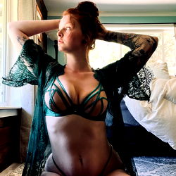 OnlyFans Model Bella lile in Green Lace Bra and Panties