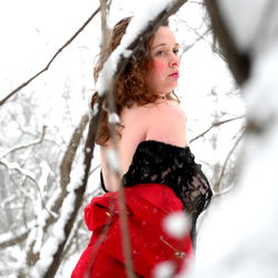 Winter Wonderland: Amata Sage's Enchanting Snowy Photoshoot