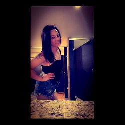 Violets plays house 🌶️💋😈 - OnlyFans