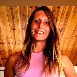 Onlyfans Model Peyton Moon: Natural Beauty with a Bright Smile