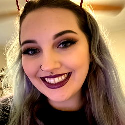 Samantha - OnlyFans Model