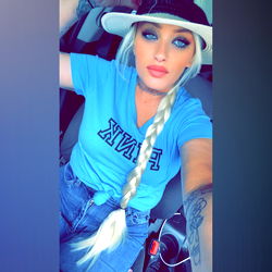 OnlyFans Model Moonchild4210 in a Jeep