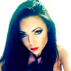 Kverlane - Onlyfans Model Photoshoot