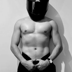 Onlyfans Model in Shirtless Athletic Pose