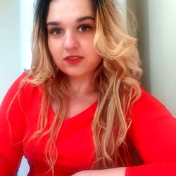 Sanda Irava: A Model with a Smile