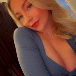 Stunning Anna Paradise pose in Onlyfans