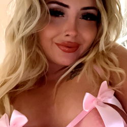 Gee, Onlyfans Model, Strips Down to Her Panties