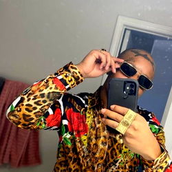 🅿️⭐️✌🏾 photo