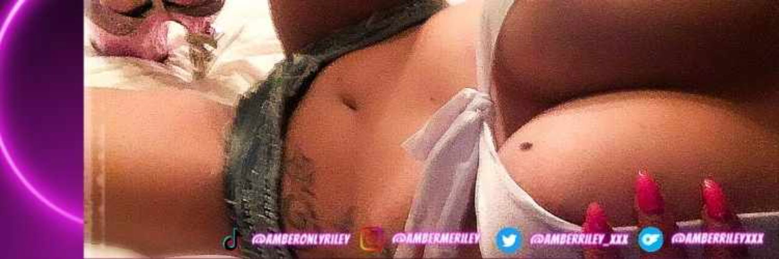 AmberRiley - Behind-the-scenes photo