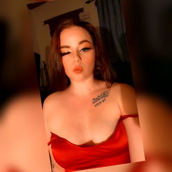 OnlyFans Model Courtney's Sensational Photoshoot