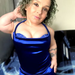 Onlyfans Model Midget Stripper in Blue Dress