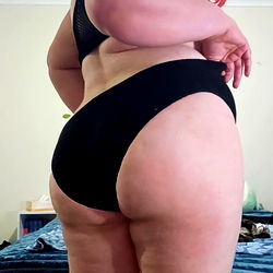 Australian OnlyFans Model Zeasteria