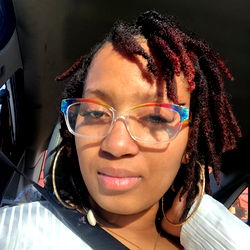 Stylish Laci Ivy in a Car