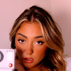 Onlyfans Model Tyler Isabella Stuns with Confident Selfie