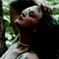 Fantasy-themed photo shoot in forest