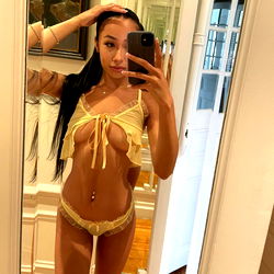 OnlyFans Model 'Kitty' Sharing Intimate Photos