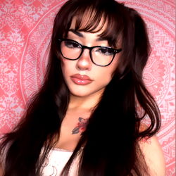 AngellJuicii, OnlyFans Model in High-Demand