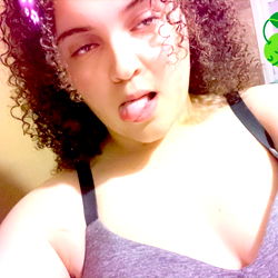 Shaaaeeelllaaa, The OnlyFans Model with a Punchy Sense of Humor