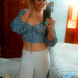 Feeling cute in my new outfit! 📸