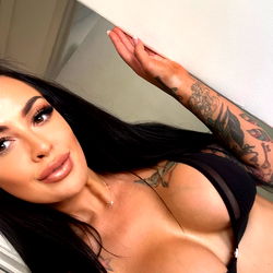 Uranus OnlyFans Model Harley Von