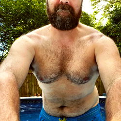 InVme2 Showcasing Model's Poolside Scene