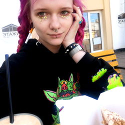 Gera, a vibrant and spirited artist in the making