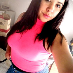 Nadia Reeb - Playful Pink Vibes